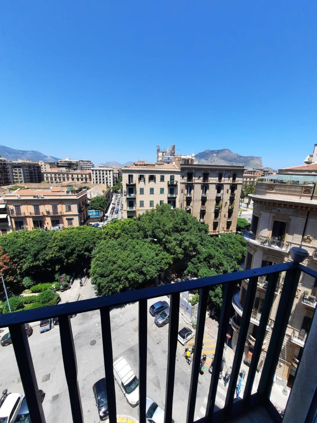 Le Camere Di Via Meccio Palermo Exterior photo